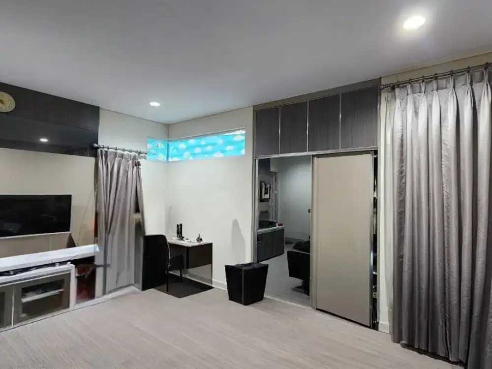 Rumah 3,5 Lantai di Gading Lavender Siap Huni