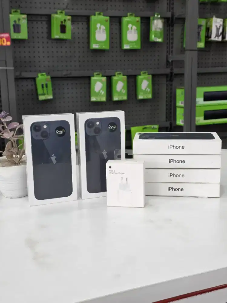 Promo besar-besaran dari si laris manis iphone 13 cuma 759.000