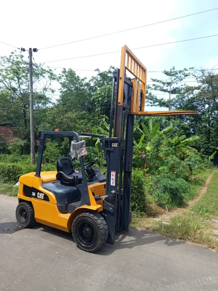 Forklift Caterpillar 3 Ton 2020 Mast 3 meter