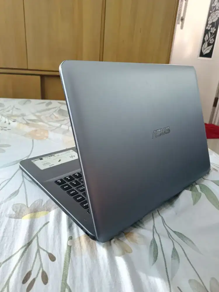 Laptop Asus X441B RAM 4GB SSD 256GB