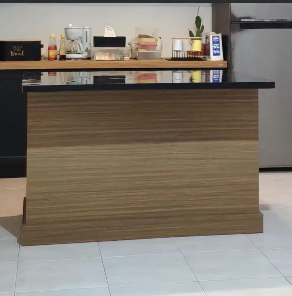 Meja Makan / Island  + laci piring