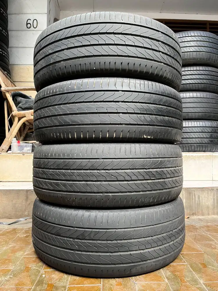 Ban Continental Ultra Contact UC6 215 55 r17 4Pcs