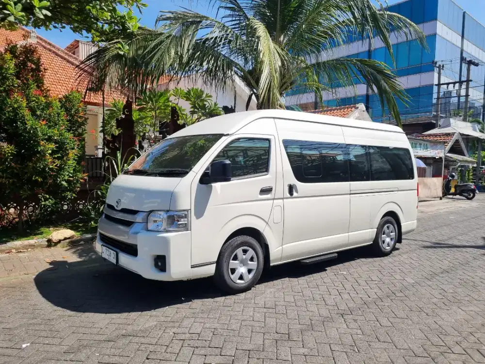 TOYOTA HIACE 3.0 COMUTER MANUAL 2024