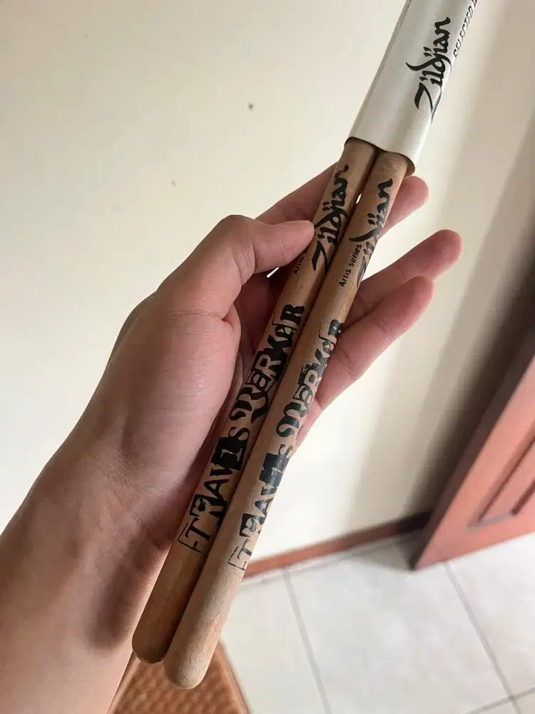Stick Stik Drum Zildjian versi TRAVIS BARKER + Case