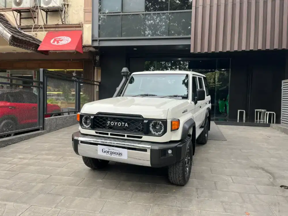Toyota Land Cruiser 70 GXL Wagon A/T NIK 2025