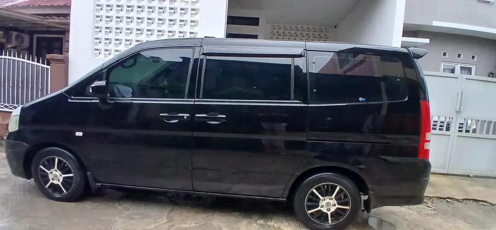 Nissan Serena 2011 Bensin