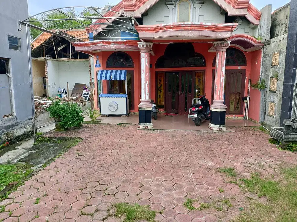 Dijual Rumah SHM. Tanah Luas Banyak Manfaat. Harga Dibawah Standart.