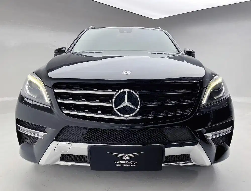 MERCEDES-BENZ ML400 AMG 2016 – BLACK ON BEIGE