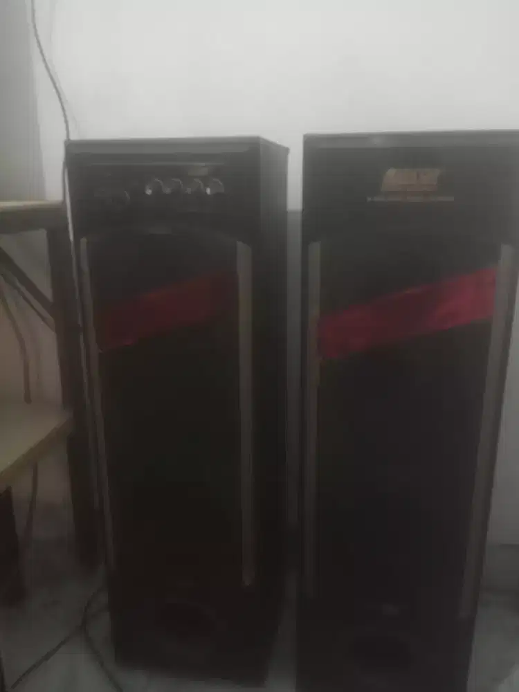 Jual aja speaker aktif merk Sony, ukuran 10 inch. masih normal pakean