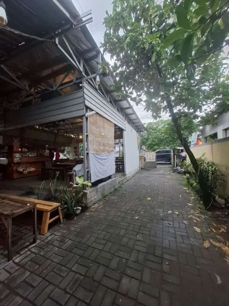 Dijual rumah hitung tanah wiyung