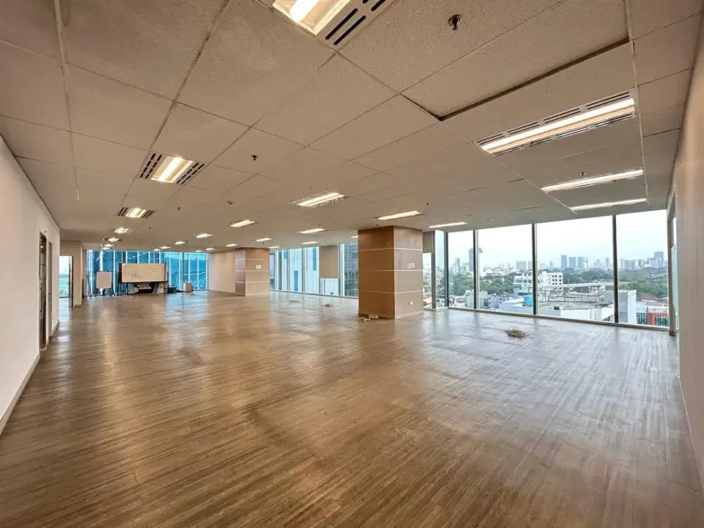 Sewa Kantor 1113 m2 di Park Tower Kebon Sirih, Kondisi Sdh Partisi