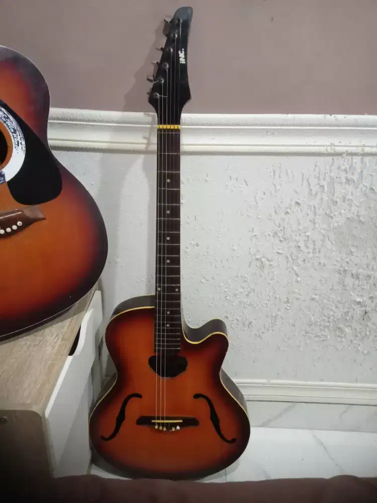 Gitar Arista ori kustik classic sangat empuk senar baru  bhn bagus