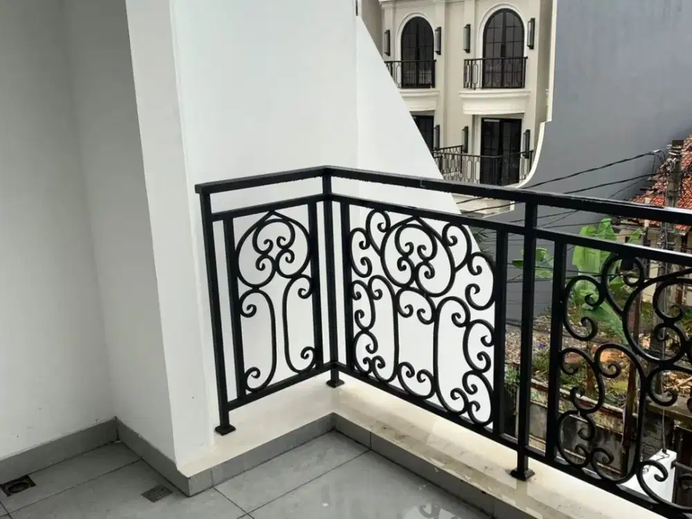 Rumah 3 Lantai Ciganjur Jaksel – Adem & Asri, Ada Kolam Renang, Harga Murah