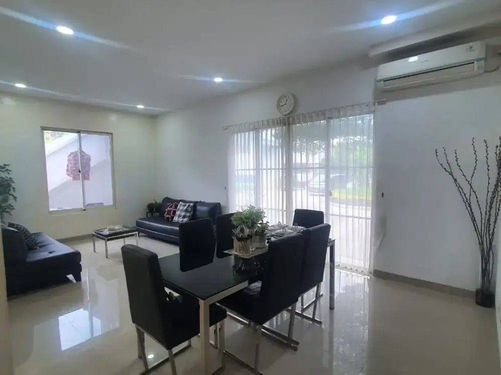 DIJUAL RUMAH PIK 1 CLUSTER LAYAR PERMAI 10X15 HOEK (2 LANTAI) FULL RENOV SHM BISA NEGO