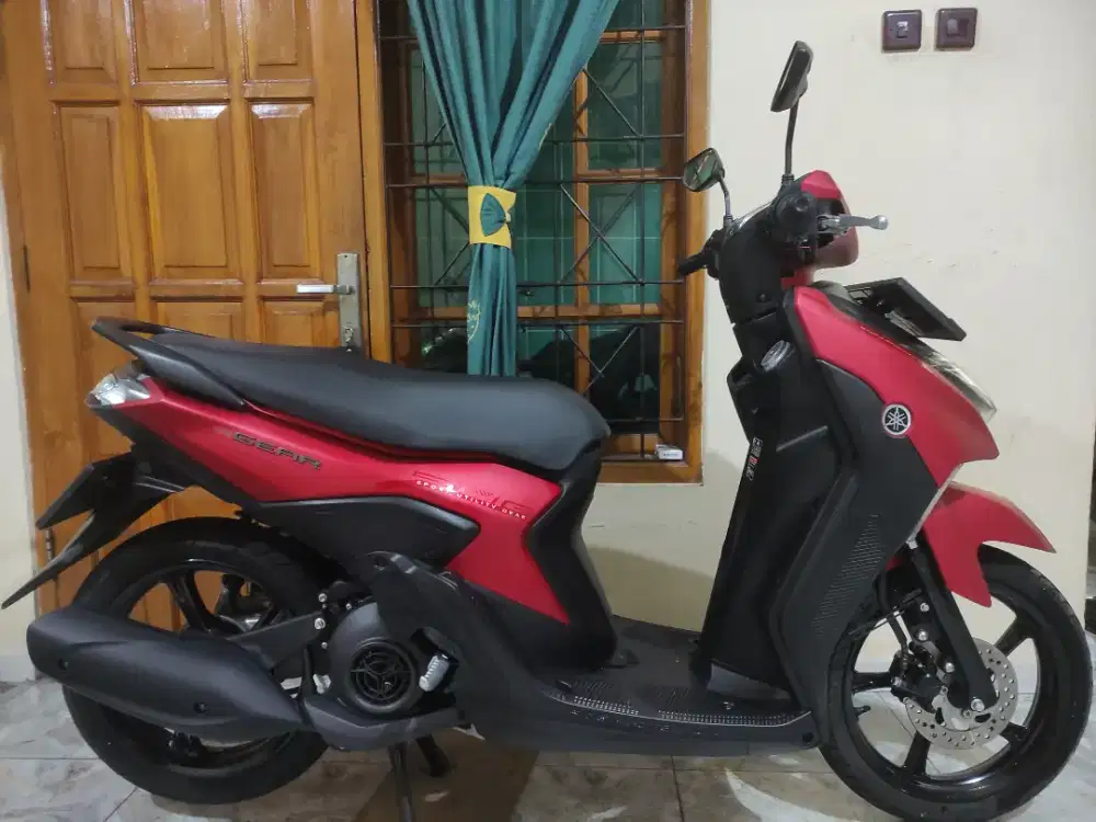 Persis baru km 500 perak mio gear super mulus full original no minus