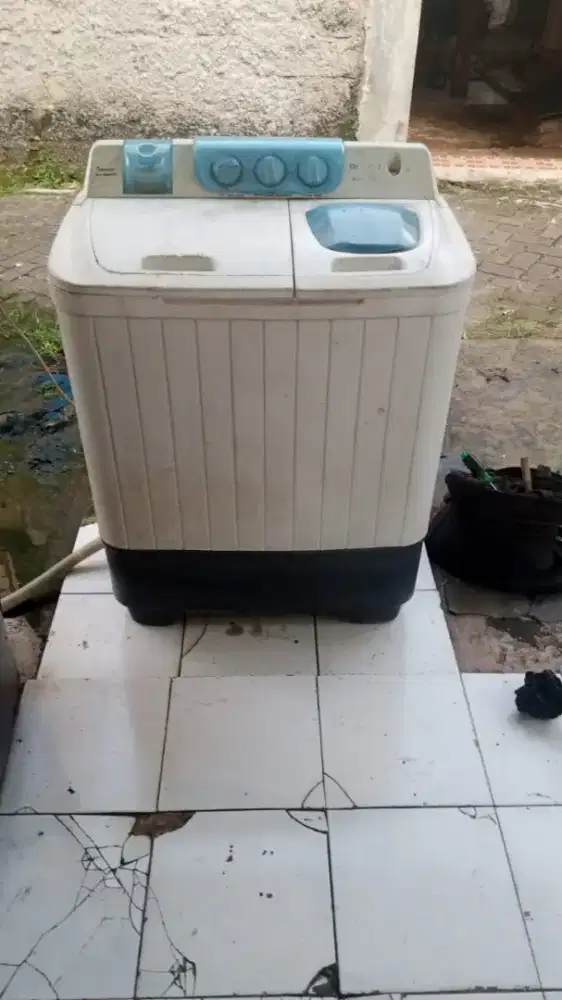 mesin cuci 2 tabung merek Denpoo