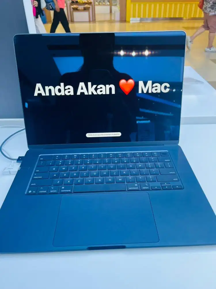 Melayani kredit Macbook Air(15 inci),Syaratnya cukup ktp aja