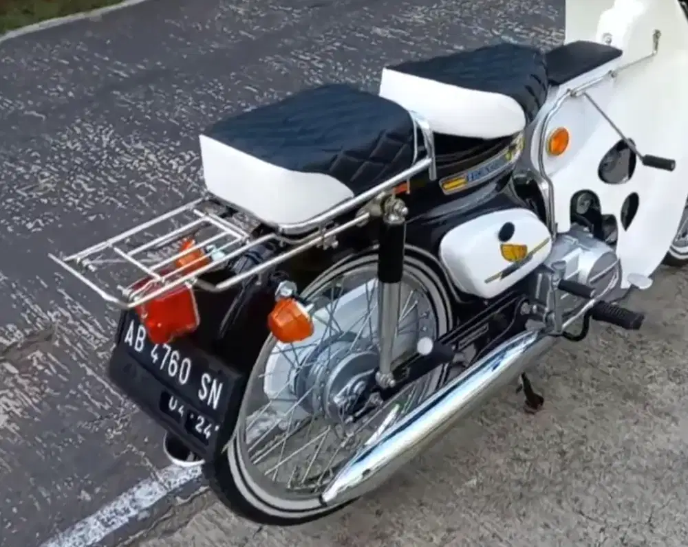 Honda C70 behel / begel belakang