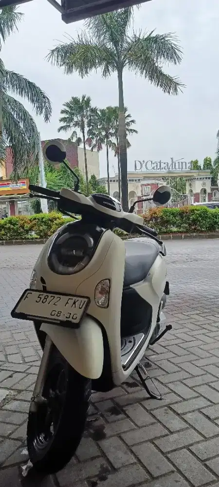 Scoopy prestige keyless