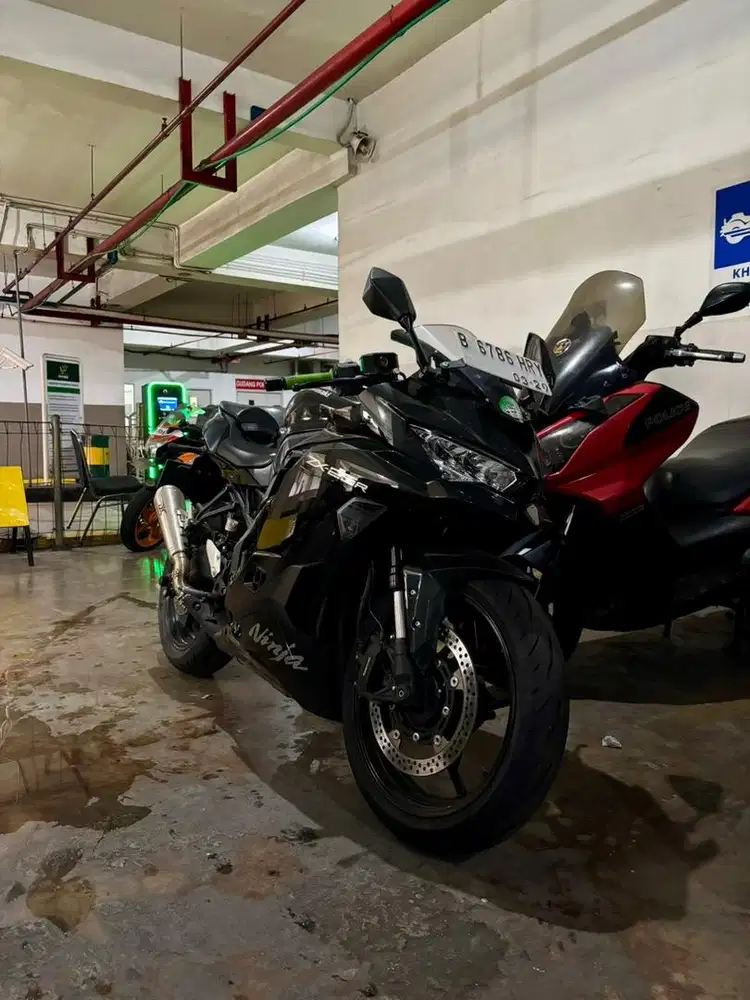 Zx25r non Abs hitam