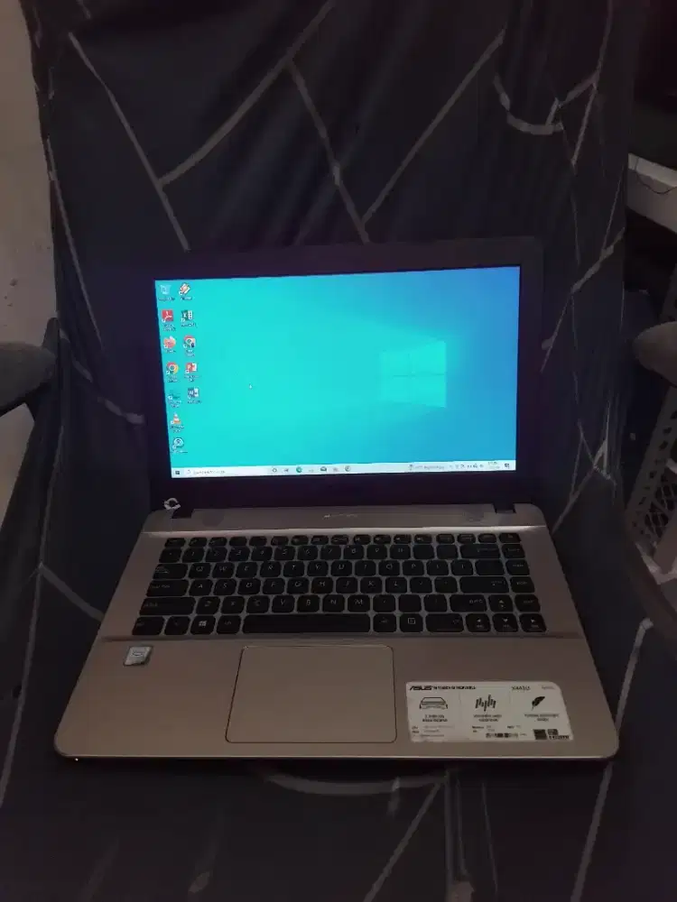 ASUS VIBOBOOK X441UAR/intel core i3/ram 4gb/ssd 128gb
