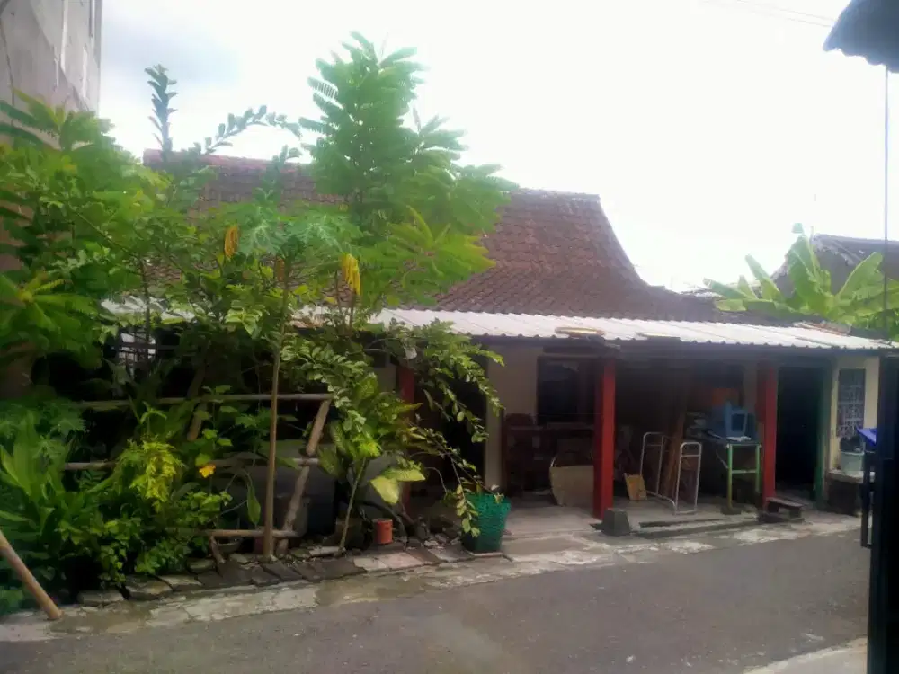 Dijual Tanah dan Bangunan Lokasi Timur Gerbang Kampus UNS SURAKARTA