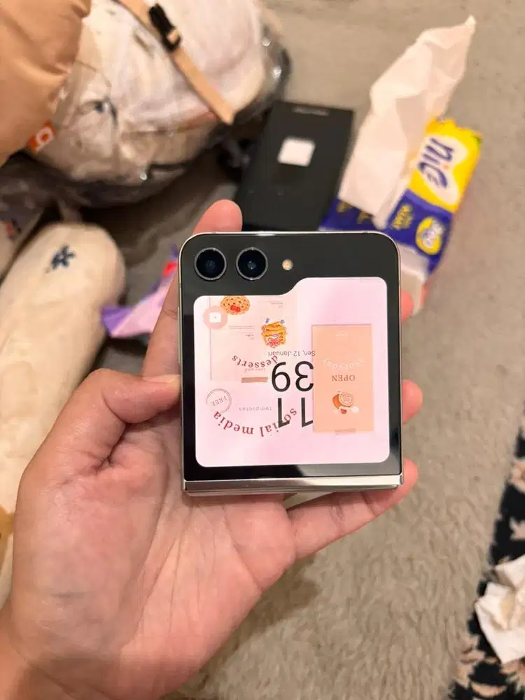 Samsung z flip 5 5G 8/512gb kelengkapan unit hp dus mulus no minus