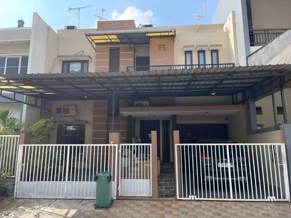 Rumah Pakuwon City Minimalis Strategis Bagus