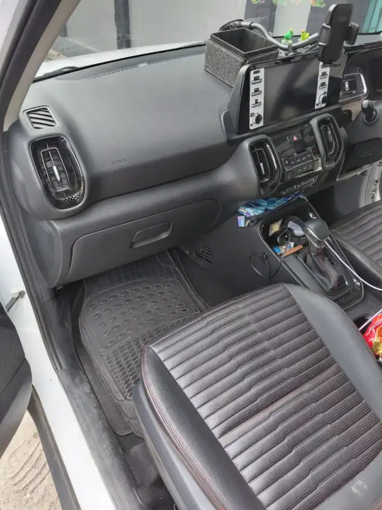 Jual KIA Sonet 1.5 AT Tipe Premier (Tertinggi)