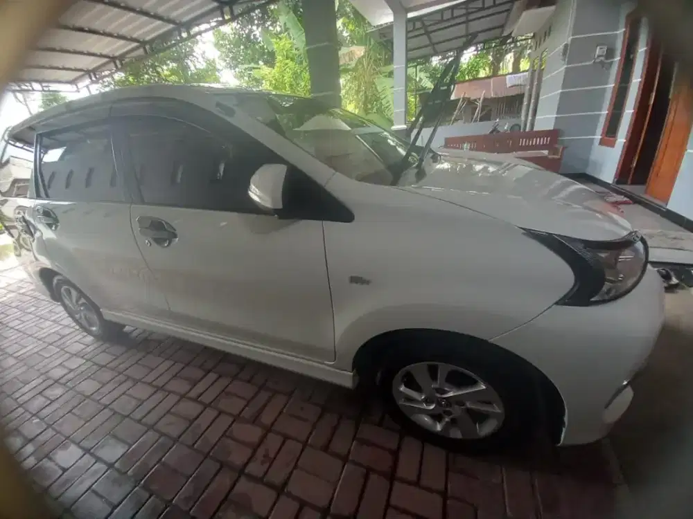 Monggo bos mobil avansa velos 1.3 barang istmewa 143juta aja