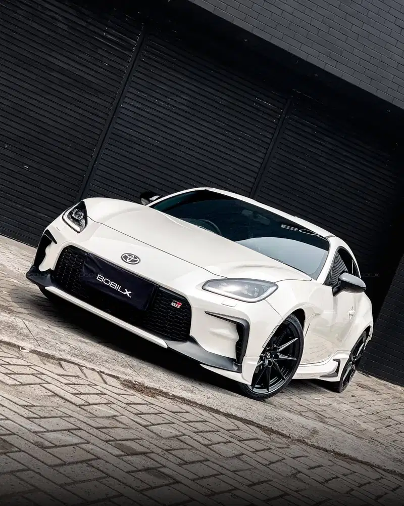 NIK 2023 Toyota GR 86 Pearl White MT, Rare Unit