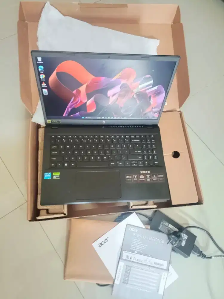 Acer Nitro V15 (ANV15-51)  Fullset