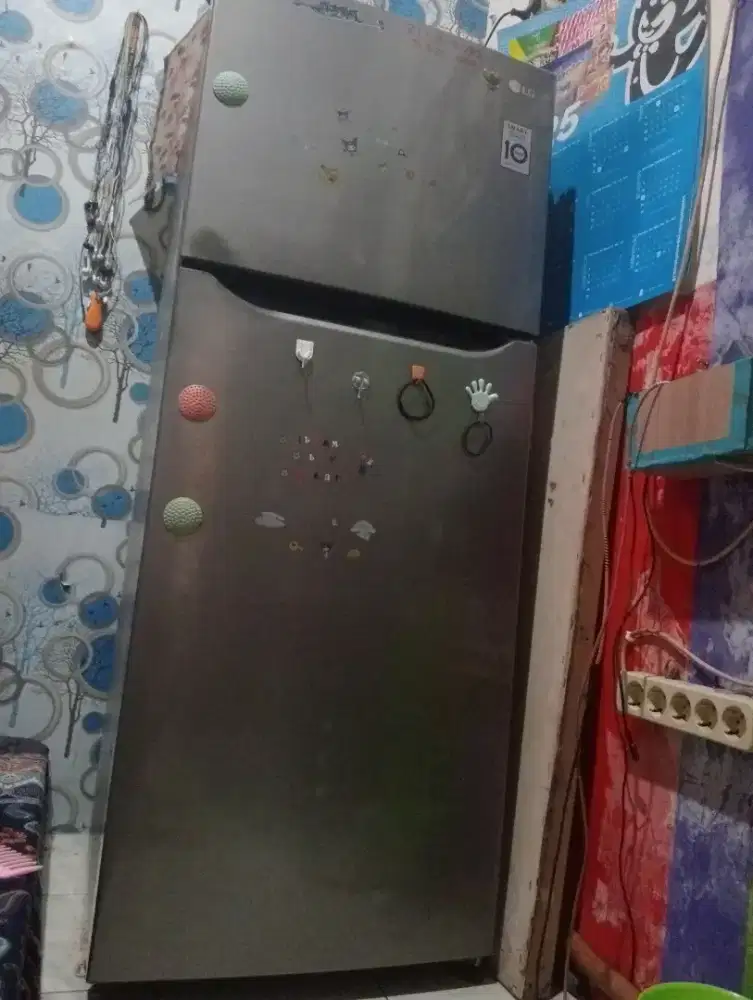 Jual kulkas LG bekas tapi masih bagus