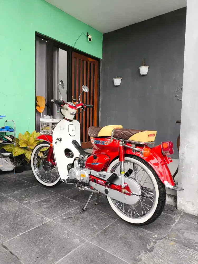 Honda c70 tahun 1983