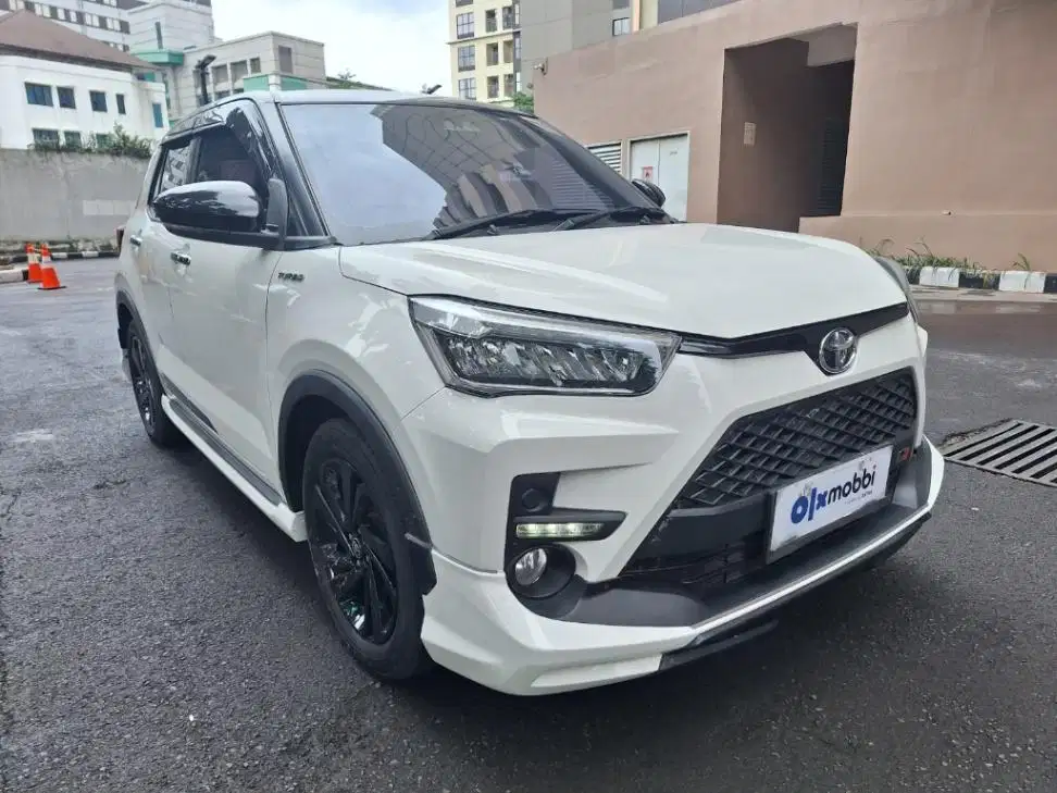 DP RENDAH Toyota Raize 1.0 GR Sport TSS Two Tone Bensin-AT 2022 DAB