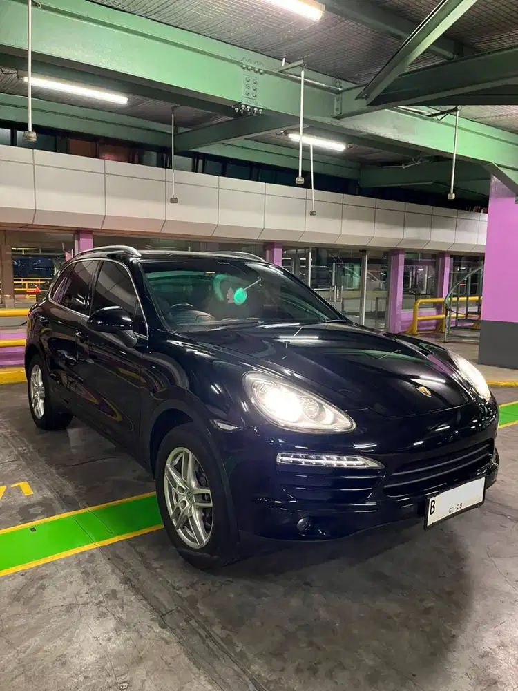 Porsche Cayenne 3.6 AT Hitam / Black