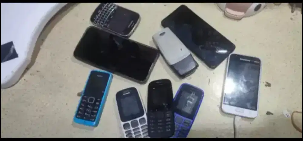 Dicari untuk dibeli HP mati harga mulai dari Rp10.000 dan 4000