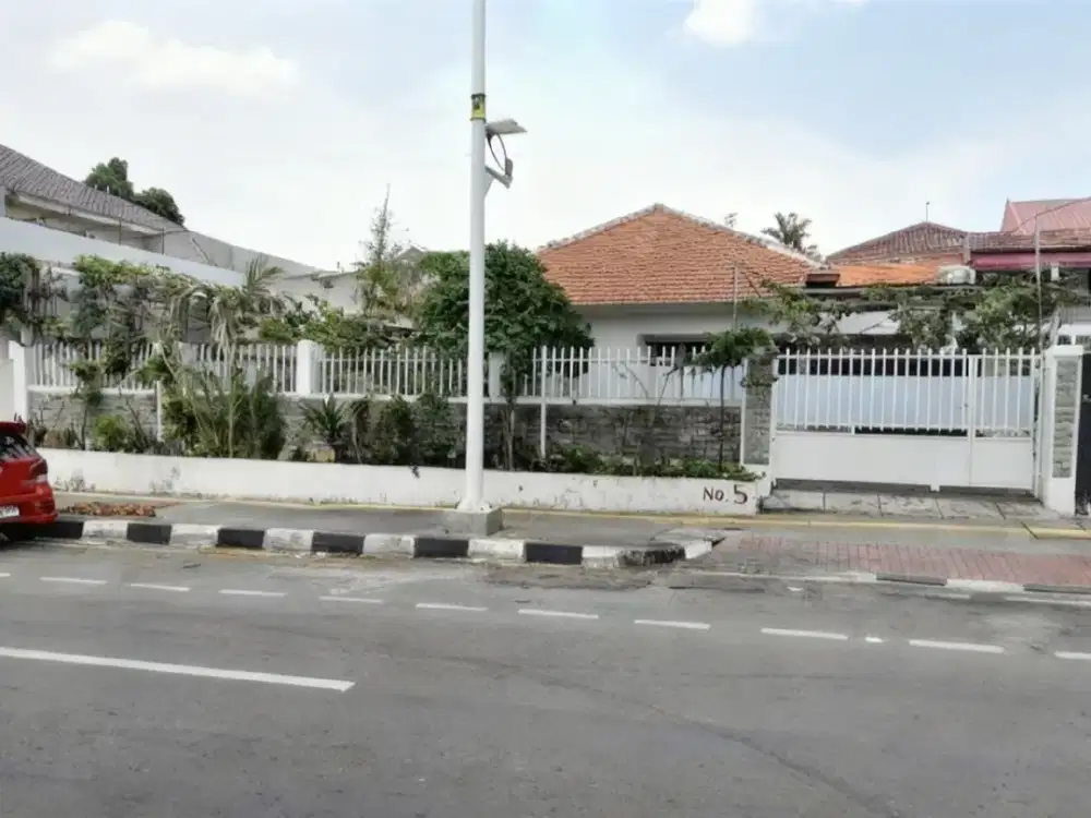 Dijual Rumah Area Tebet  Strategis bisa utk Usaha LT 528 M2 Jakarta Selatan