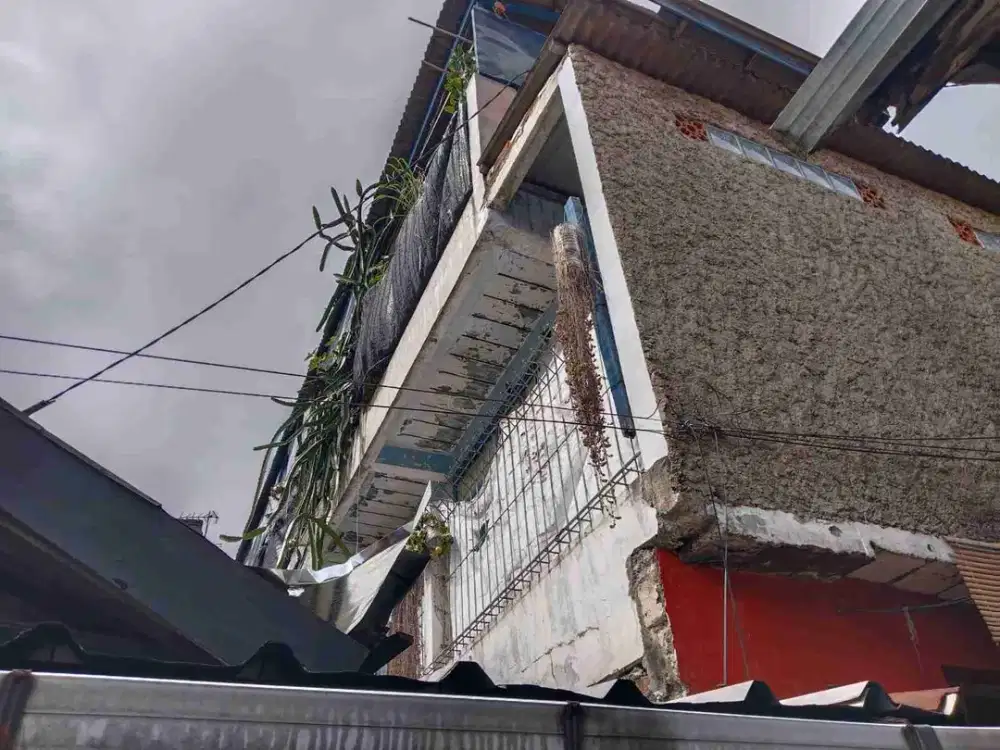 Di jual kosan + warung sadangserang