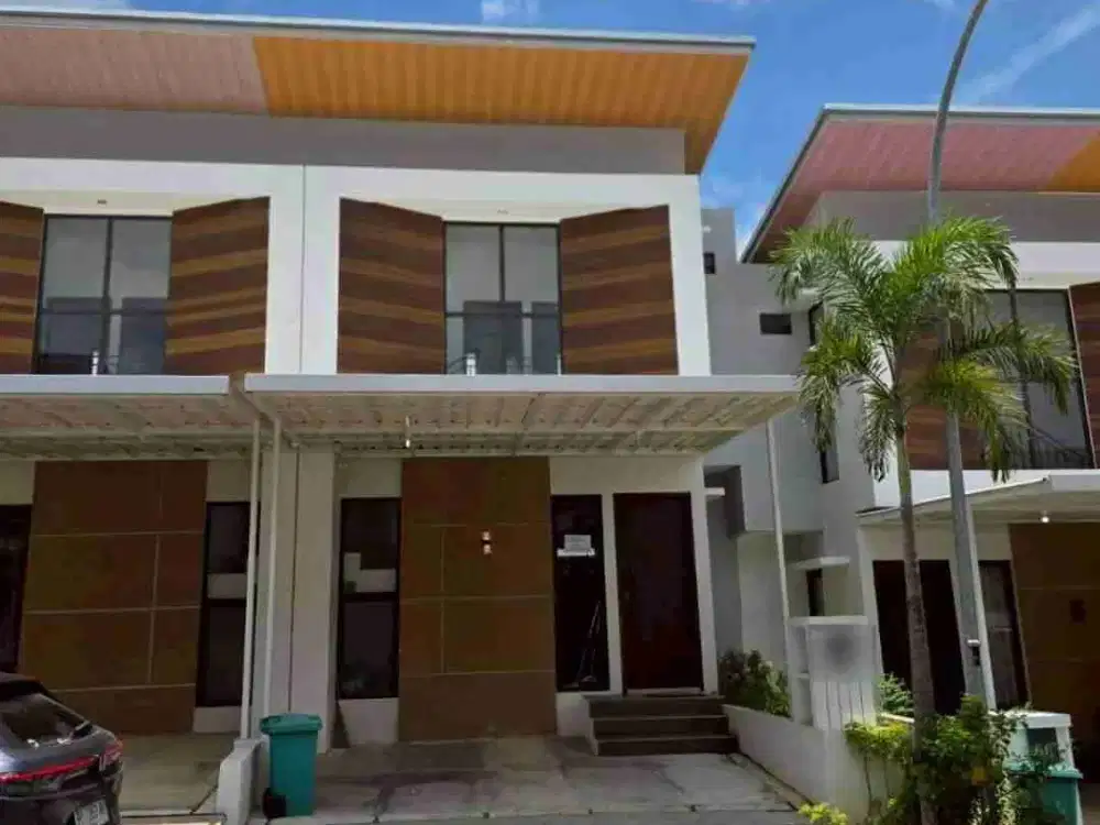 DIJUAL !!

Rumah 2 lantai Central Hills Cluster hills view Batam Center