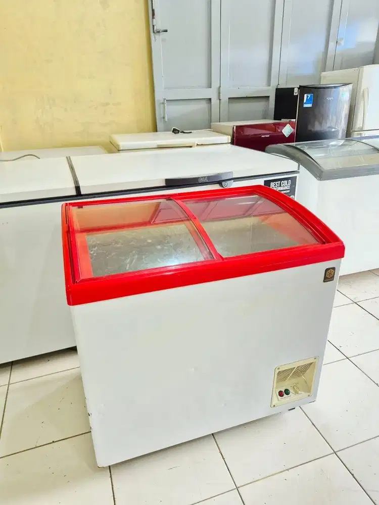 Free antar freezer uchida 200L