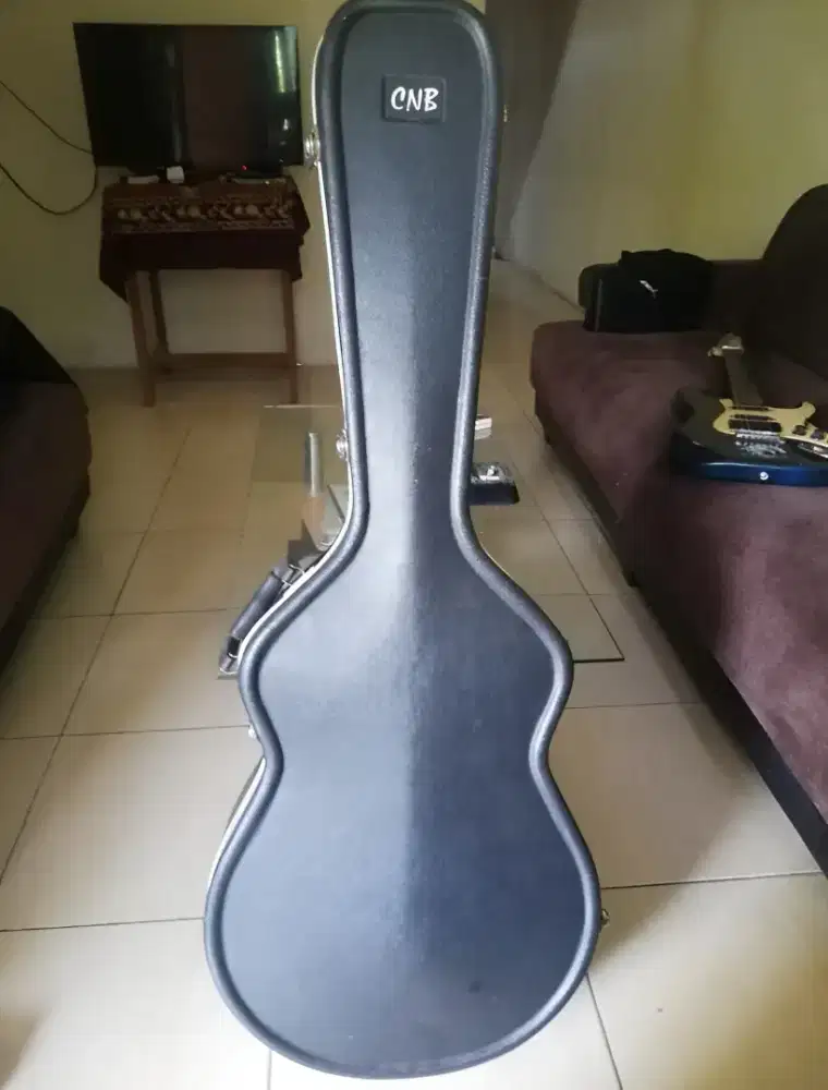 Hardcase Gitar Akustik Jumbo Merk CNB