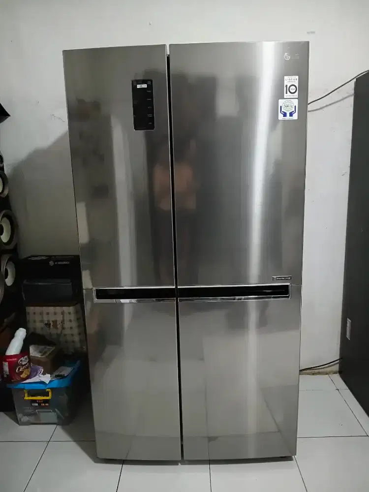Dijual kulkas side by side LG masih mulus