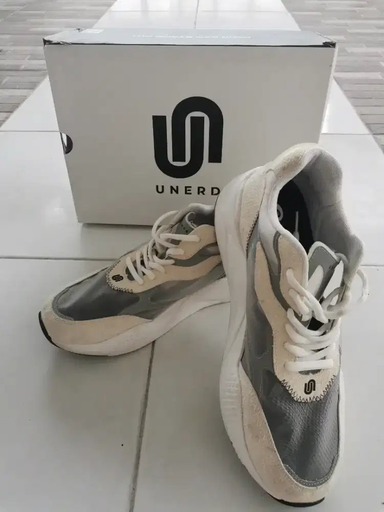 Sepatu sneakers casual pria u 43