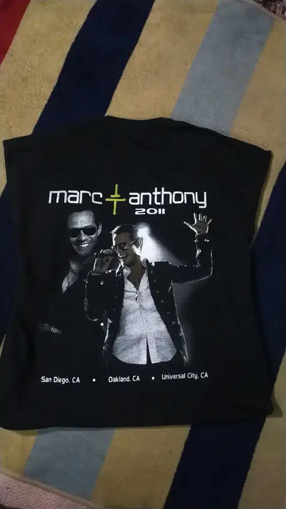 T-shirt kaos band singer Mark Anthony
