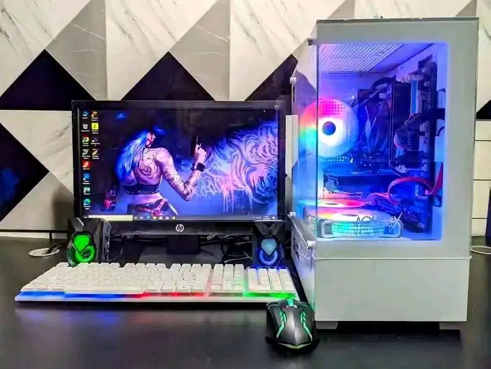 PC Gaming Core i5 Gen 4 Ram 8 Gb Ssd + Hdd Vga 2 Gb Monitor 19 inch