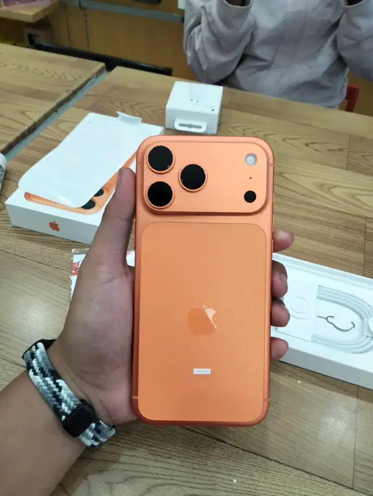 iPhone 17 Pro 256gb Cosmic Orange Garansi Resmi