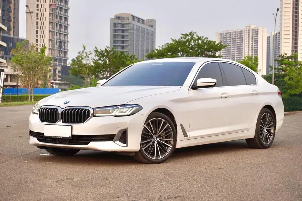 BMW 530i G30 Opulence LCI 2022 Putih Favorit Promo Best Deal