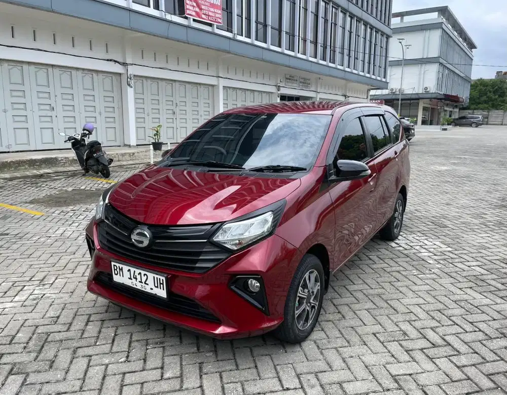 Daihatsu Sigra R MT 2025