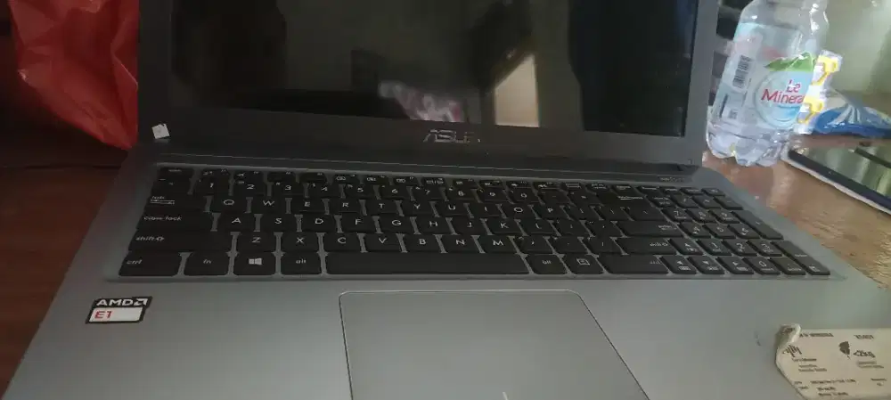 Asus x540y ram 2 GB,HDD 500 gb